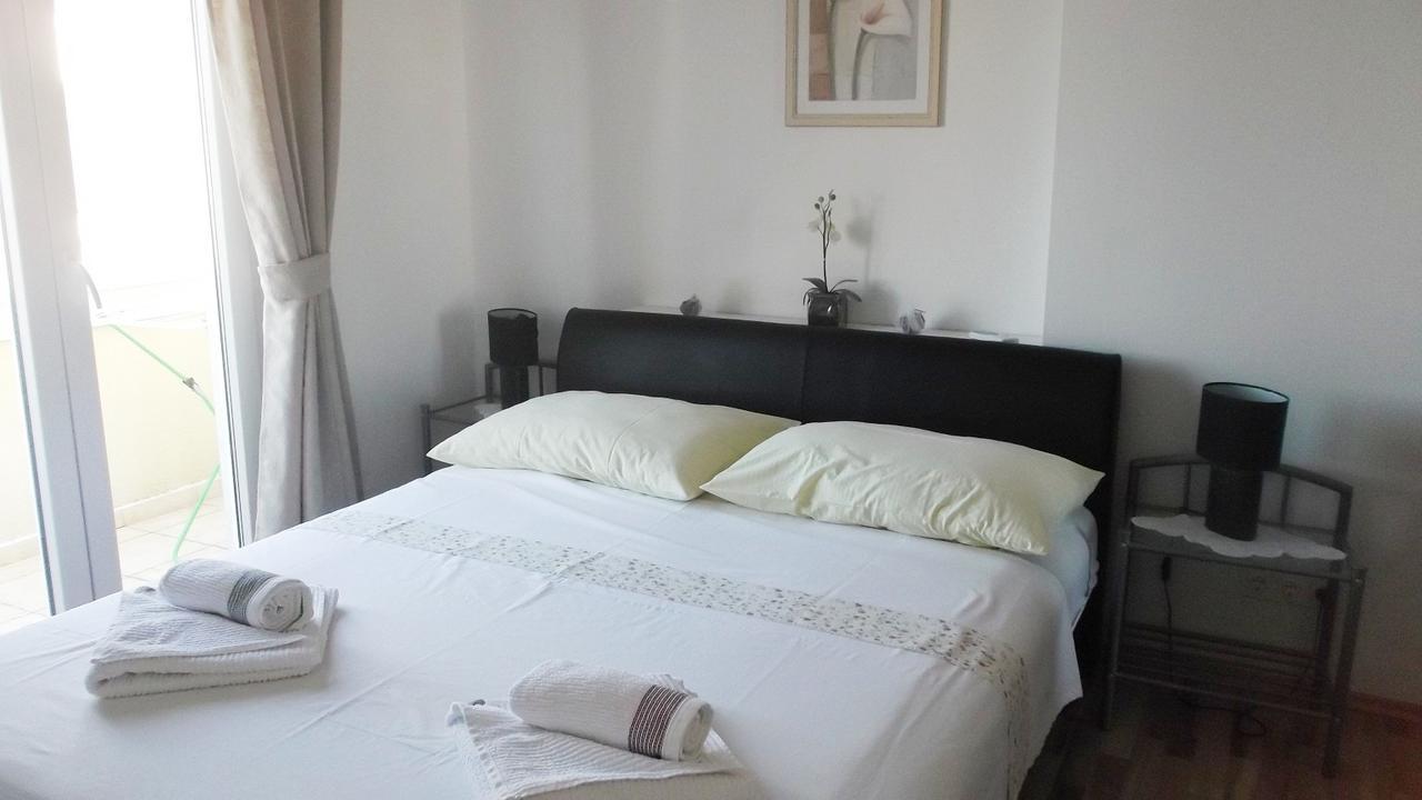 Apartments Marija Near Center فوديس الغرفة الصورة
